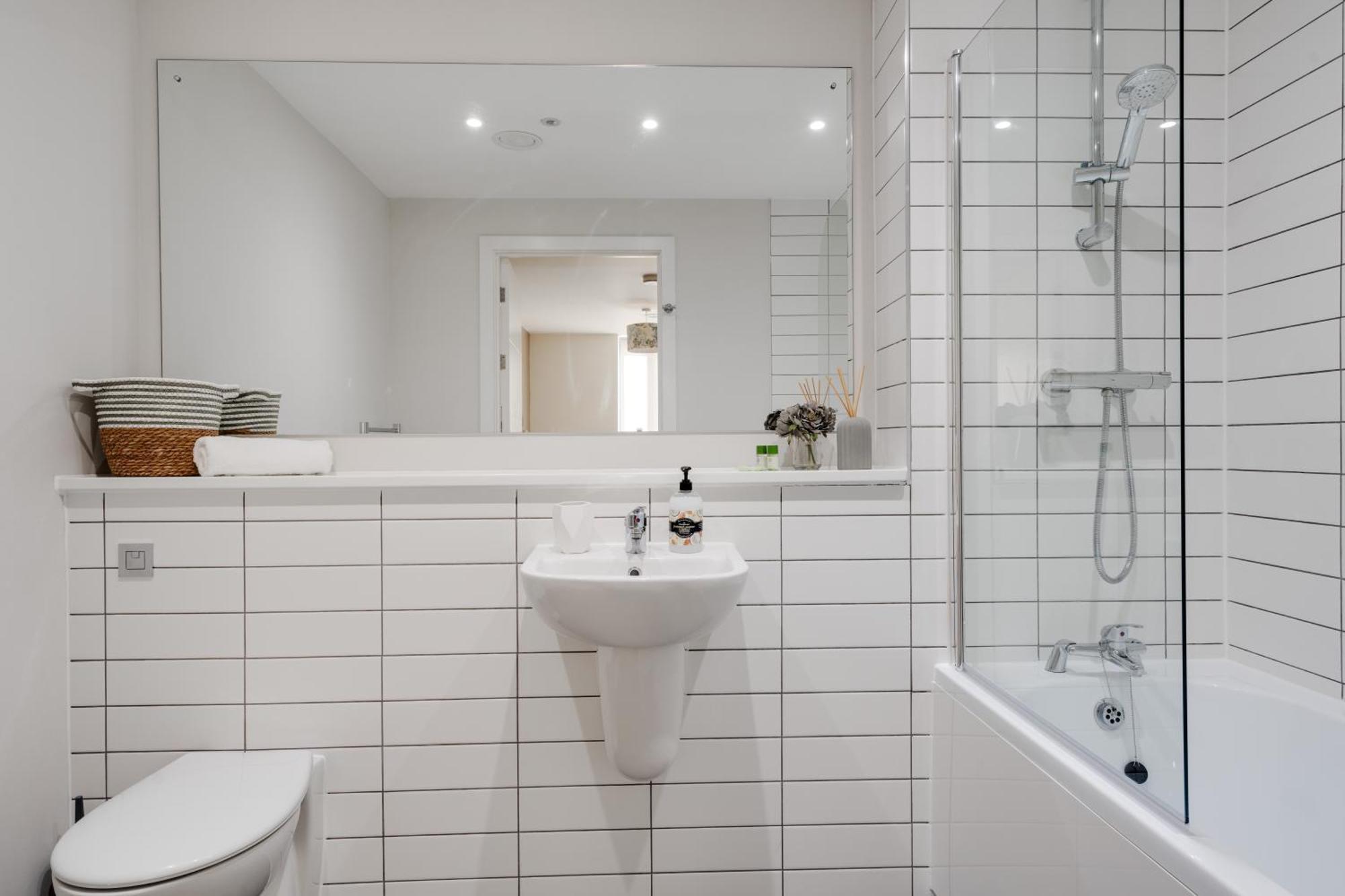 Liverpool City Apartment With Parking & Ev Exterior photo
